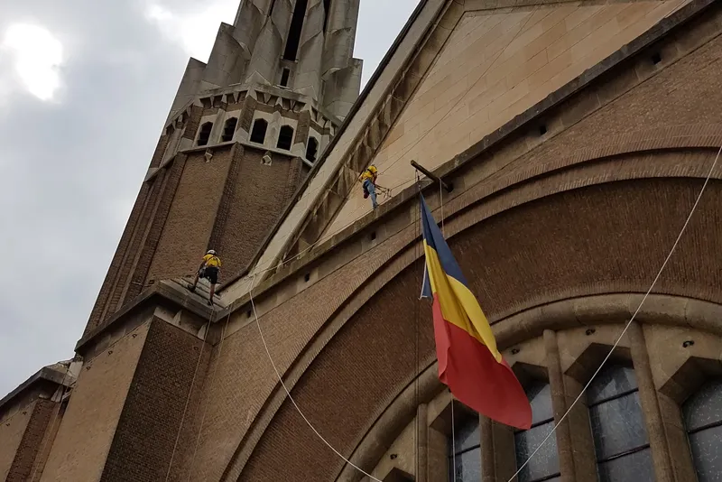 Parcours de cordes sur la Basilique lors du rallye 2023, photo 2